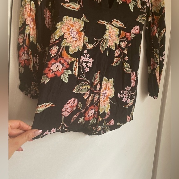 SAGE Black Long Sleeve Floral Short Romper Size Small - Picture 3 of 6